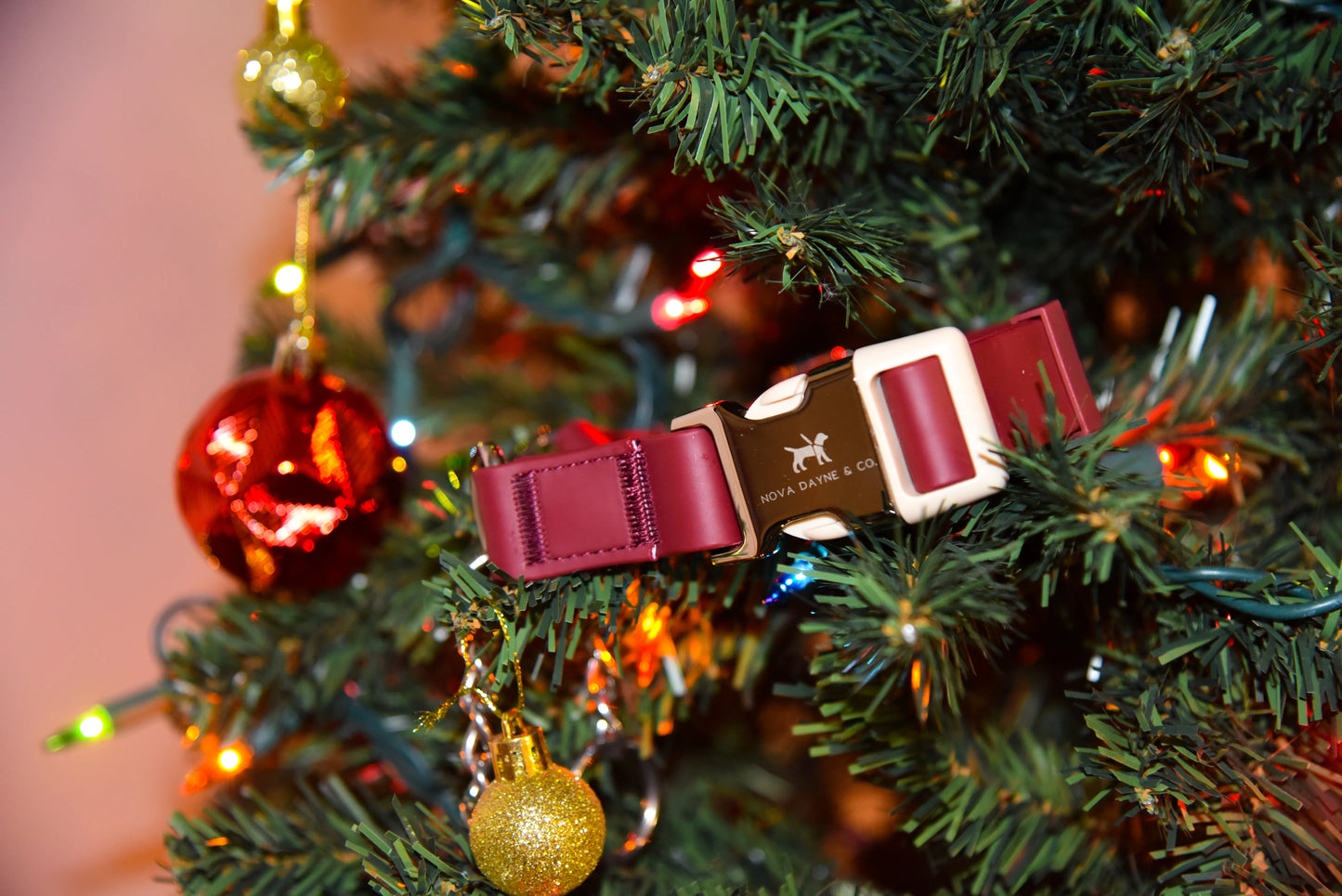 Bordeaux Martingale Collar